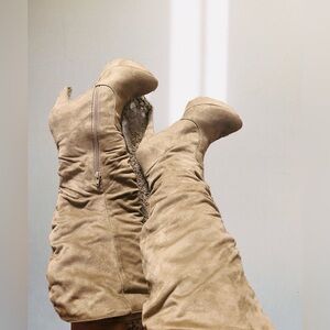 Stylish Tan Women's Boots